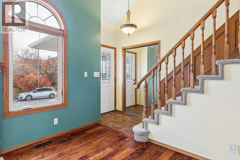 106 Hawkland Place NW, Calgary, photo 4