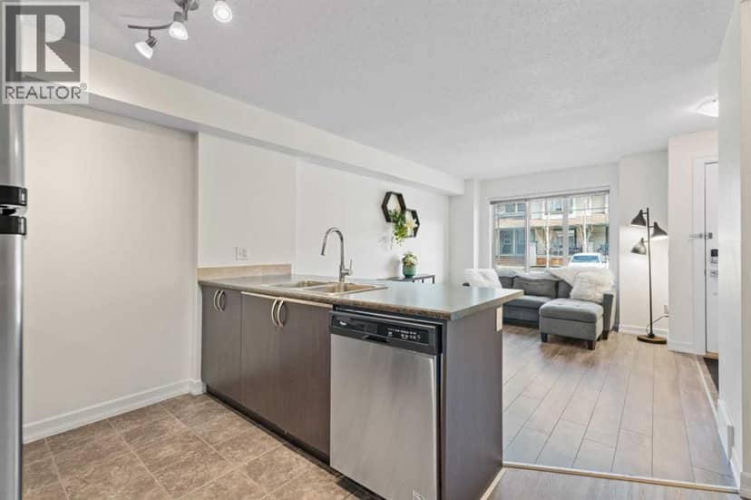 410, 121 Copperpond Common SE — photo 15 of 40