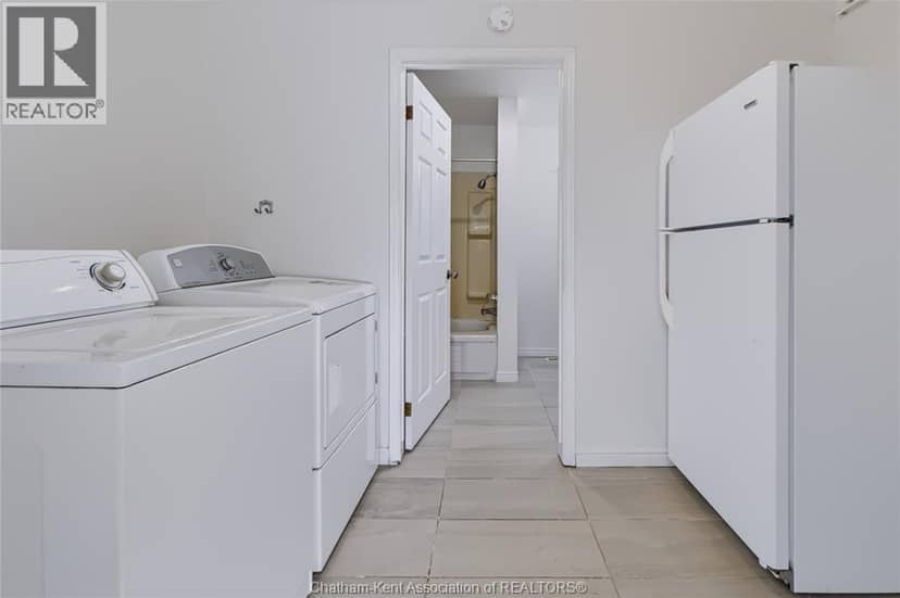 14 Kendall STREET — photo 10 of 32