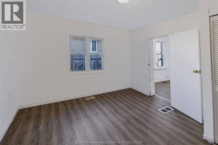 14 Kendall STREET — photo 11 of 32