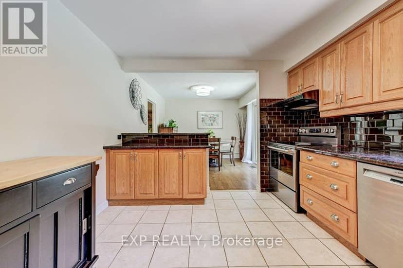 194 Dundas Street E — photo 12 of 40