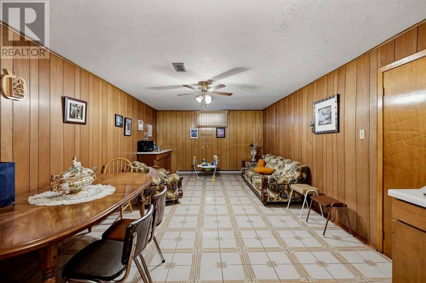 3 Dawson AVE — photo 19 of 37