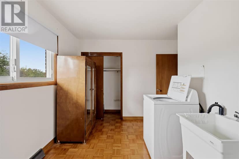 3 Dawson AVE — photo 16 of 37