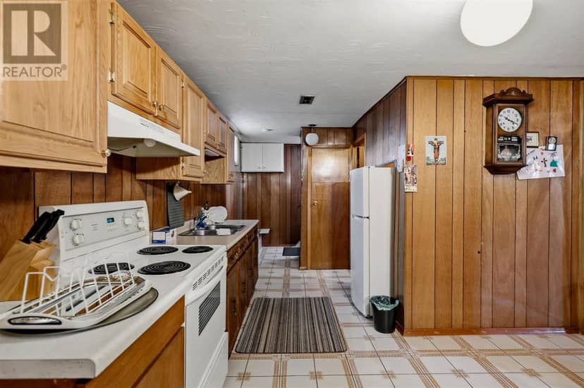 3 Dawson AVE — photo 22 of 37