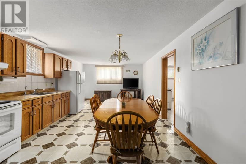 195 Bitonti CRES — photo 34 of 40