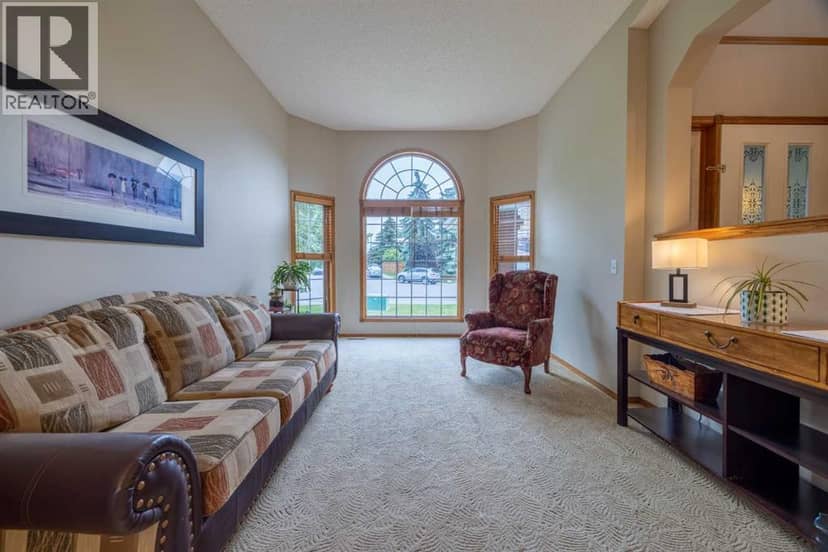 19 Mckenzie Lake Manor SE, Calgary, photo 5