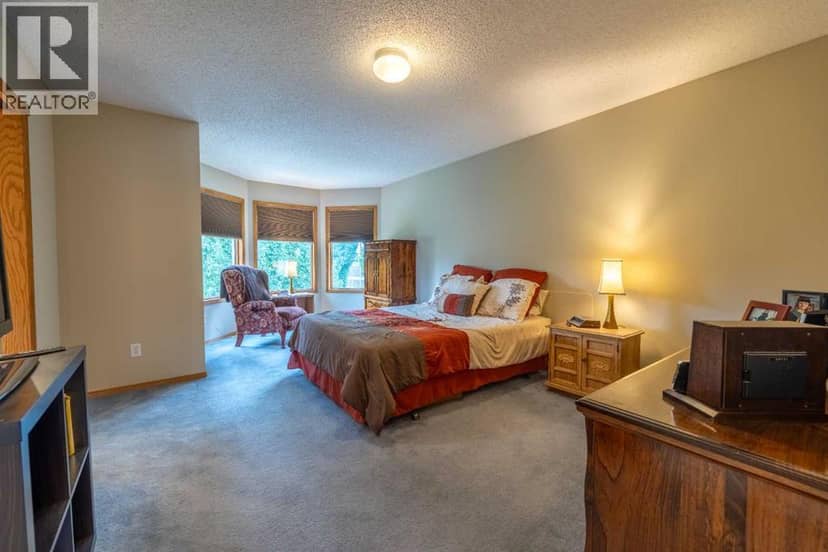 19 Mckenzie Lake Manor SE — photo 15 of 37