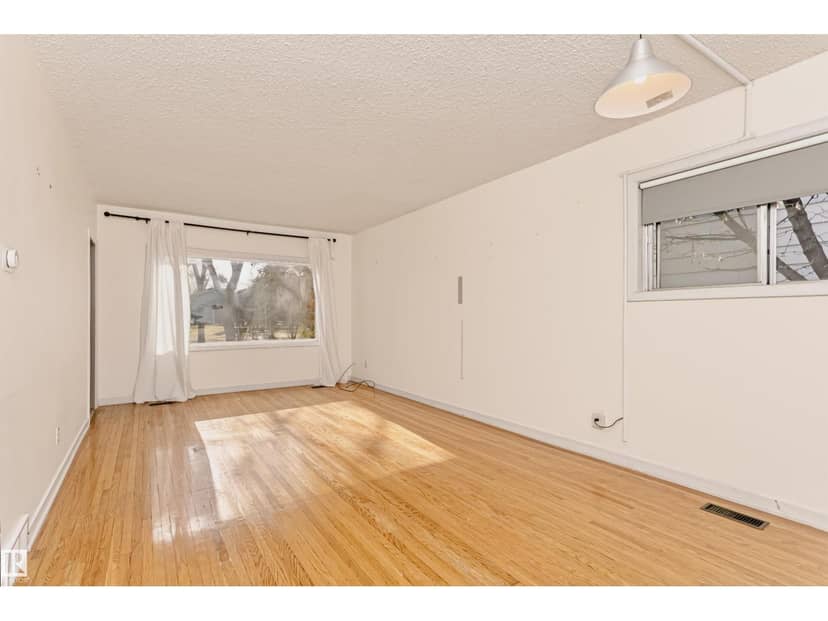 10922 84 AV NW, Edmonton, photo 4