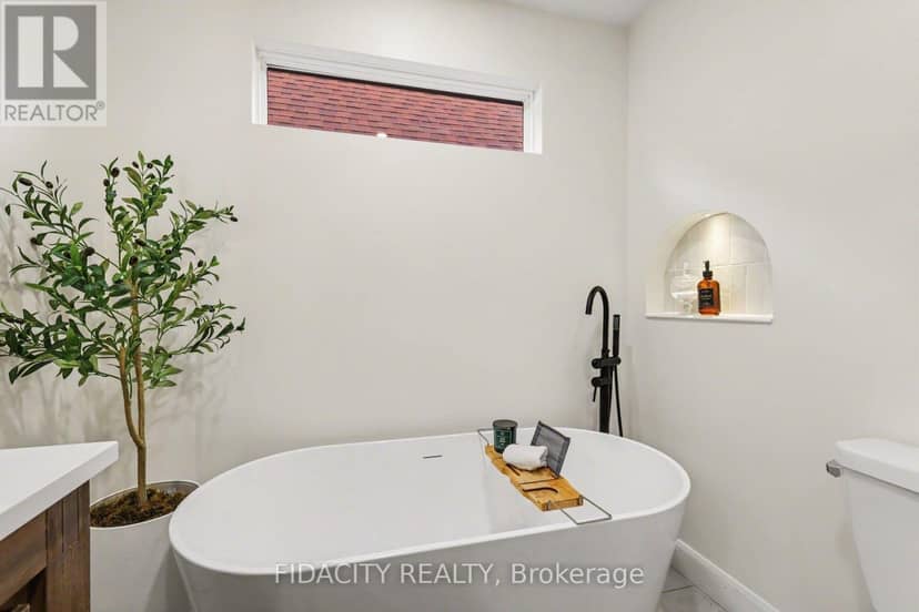 96 Beech Street — photo 14 of 28