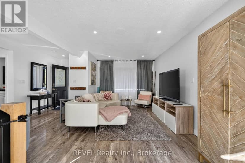 1329 Niagara Stone Road — photo 11 of 40