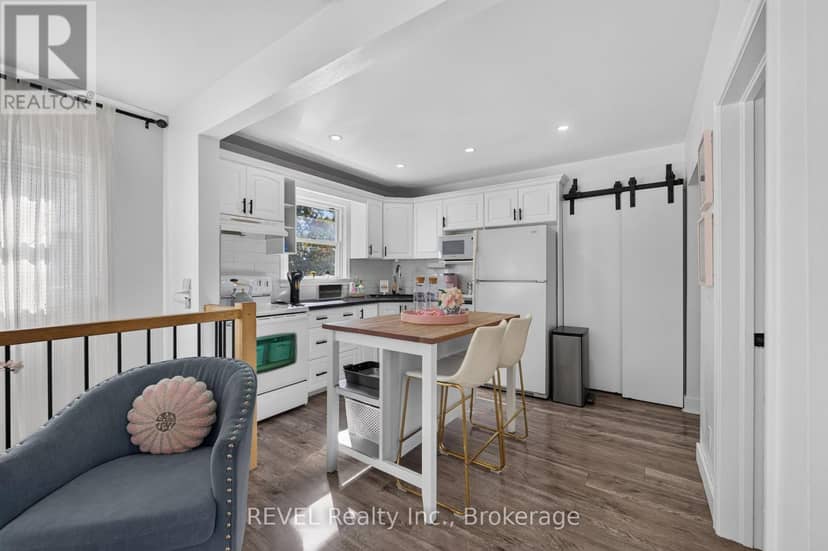 1329 Niagara Stone Road — photo 17 of 40
