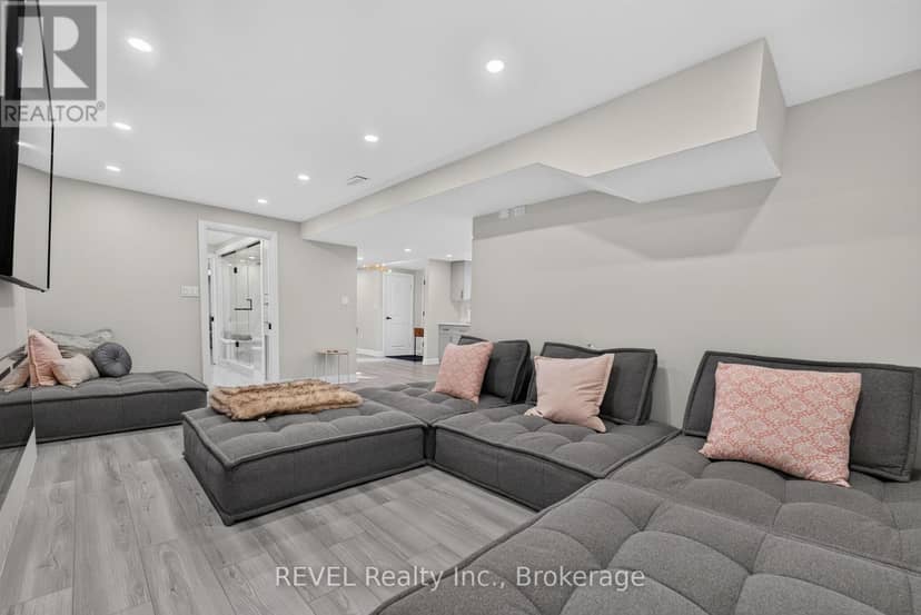 1329 Niagara Stone Road — photo 32 of 40