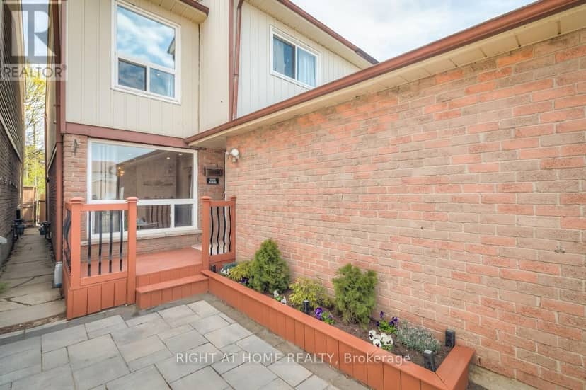37 McKnight Drive, Toronto, photo 3