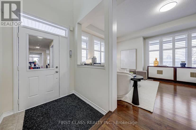 2 James Parrott Avenue, Markham, photo 2