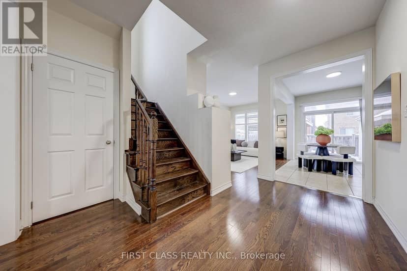 2 James Parrott Avenue, Markham, photo 7
