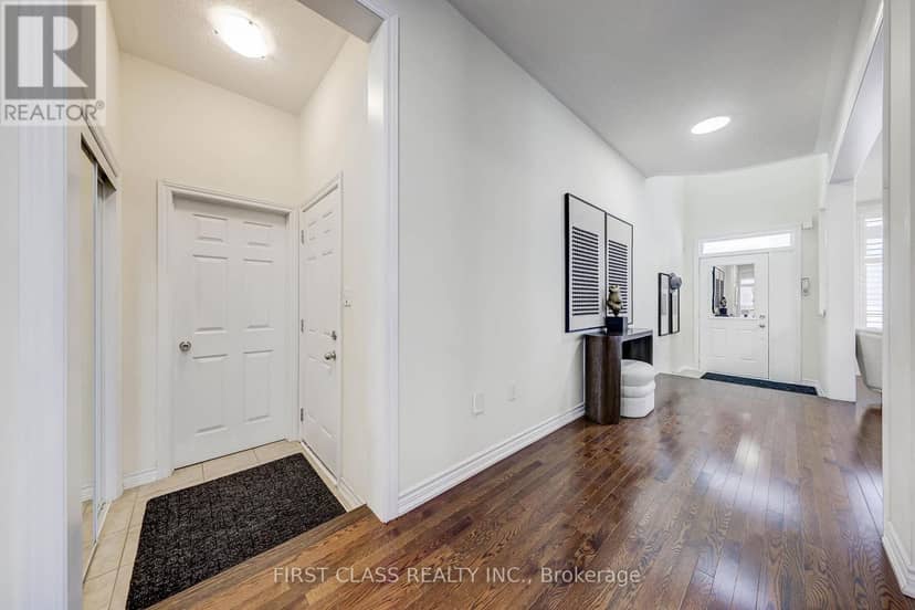 2 James Parrott Avenue, Markham, photo 8