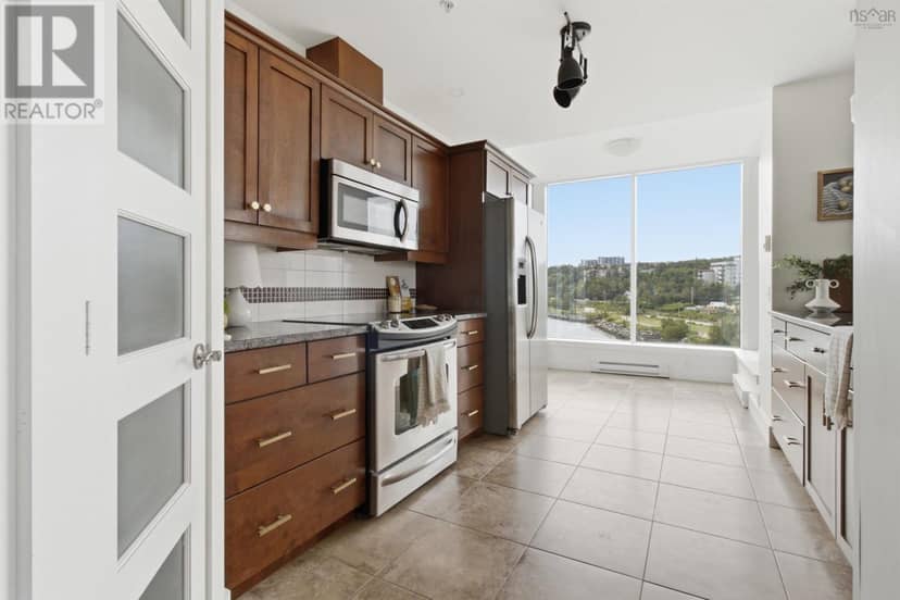 405 220 Waterfront Drive — photo 14 of 39