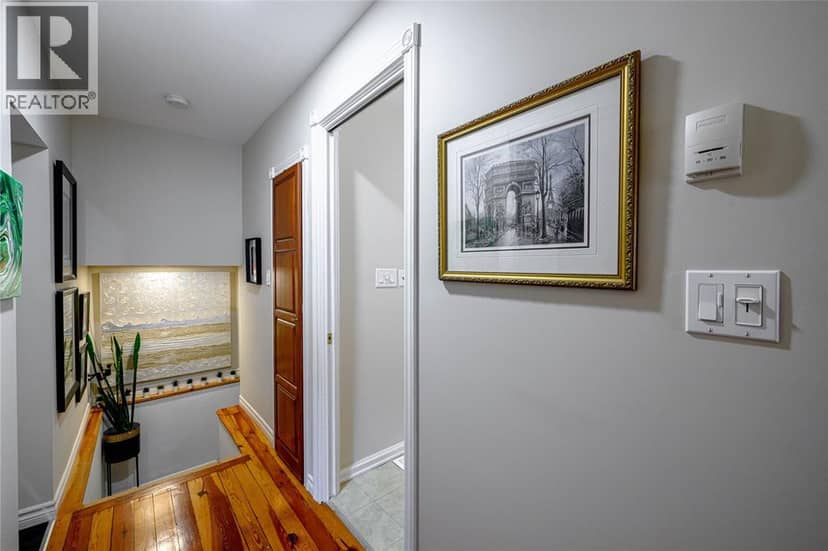 272 Bright Street — photo 19 of 36