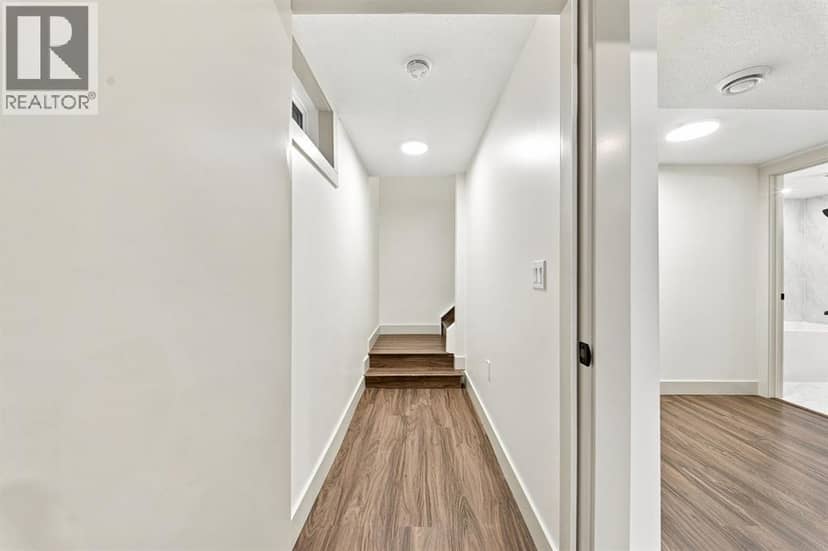 8304 11 Street SW — photo 22 of 40