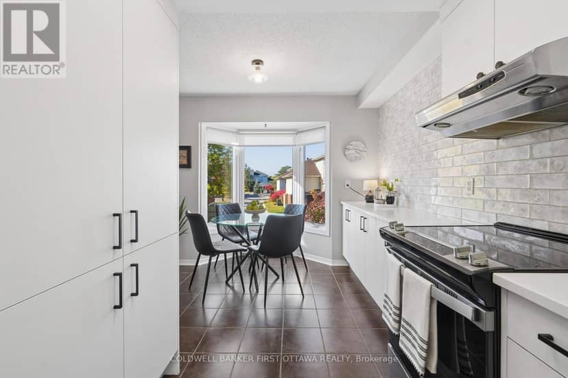 54 - 109 Haxby Private — photo 22 of 40