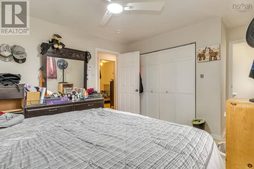 34 Nausett Crescent — photo 19 of 40