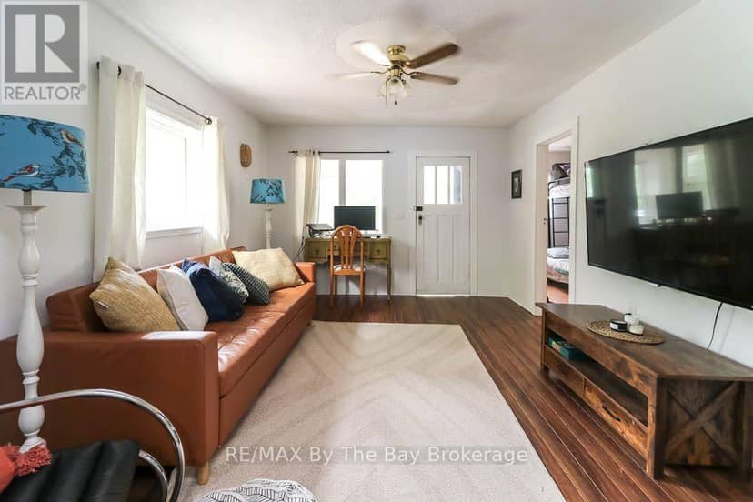217 Dunkerron Avenue, Wasaga Beach, photo 4