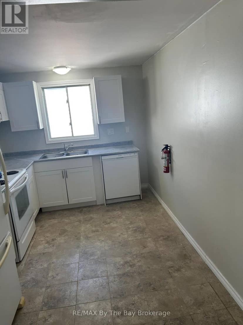 326 Christine Drive, Midland, photo 5
