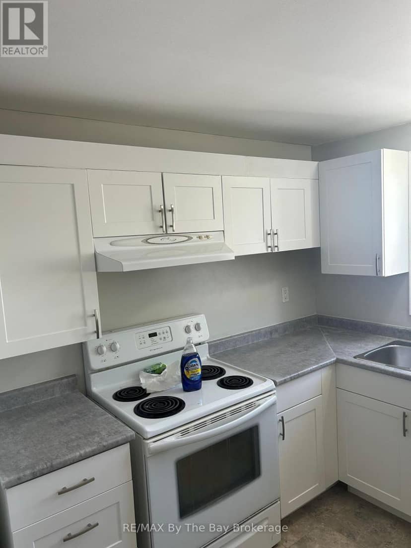 326 Christine Drive, Midland, photo 8