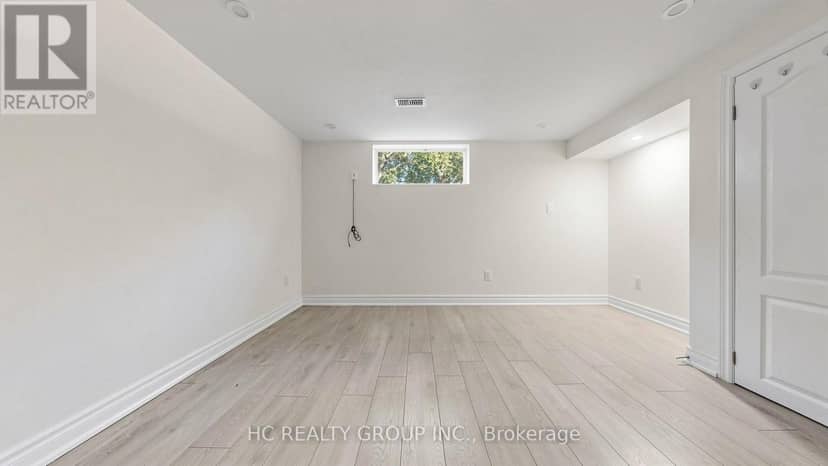 52 Dukinfield Crescent — photo 17 of 22