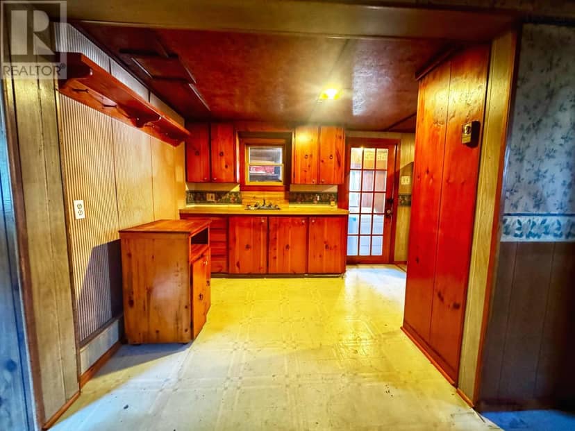 9932 Highway 201 — photo 10 of 24