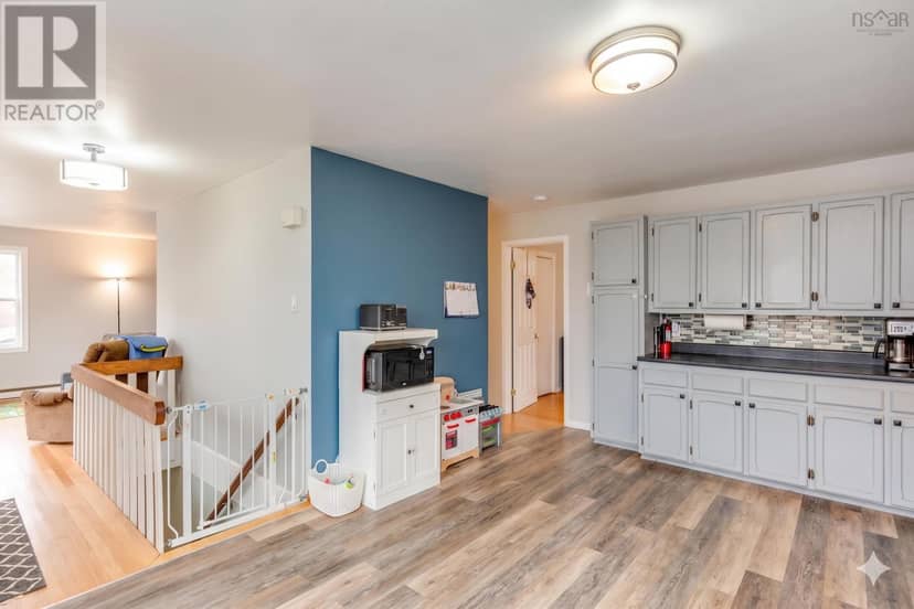 40 Mount Hanley Road — photo 10 of 39