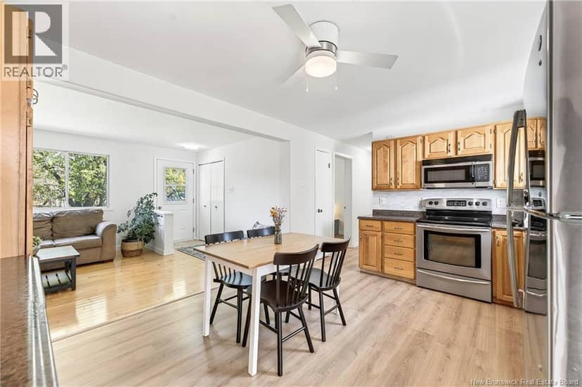 339 Prince of Wales Street — photo 9 of 40