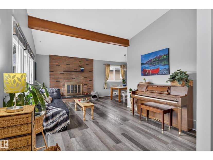 7216 44 AV NW NW — photo 10 of 40