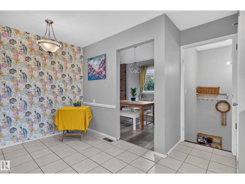 7216 44 AV NW NW — photo 21 of 40