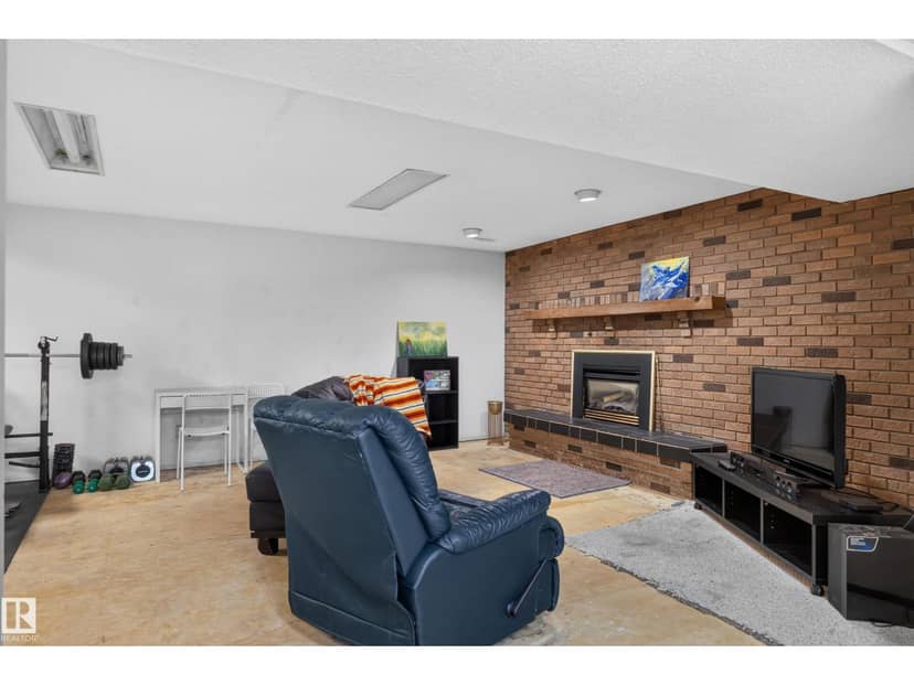 7216 44 AV NW NW — photo 38 of 40