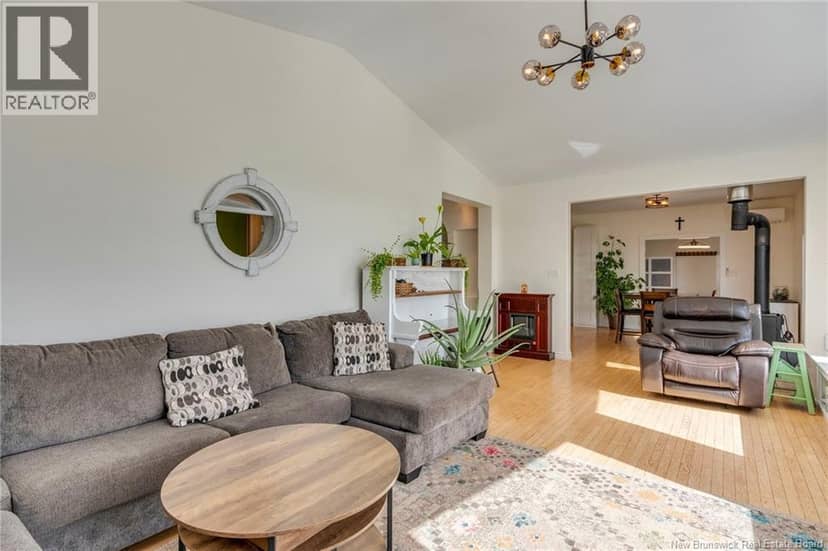 77 Rayworth Lane — photo 16 of 40