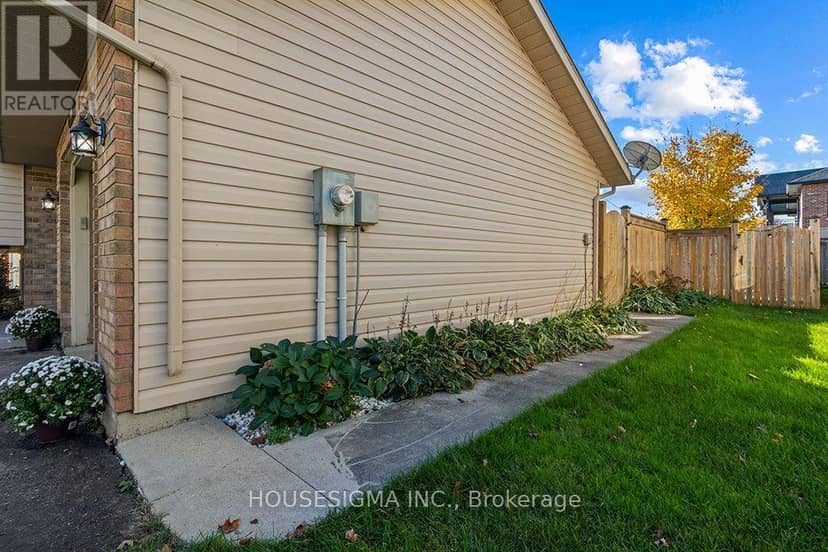 307 Jeremys Crescent — photo 30 of 38