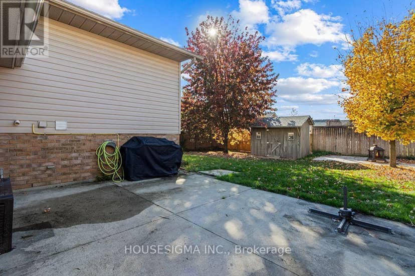 307 Jeremys Crescent — photo 31 of 38