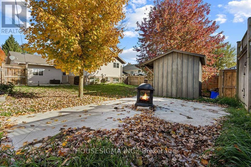 307 Jeremys Crescent — photo 34 of 38