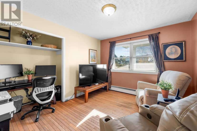 1 Upper Tea Hill Crescent — photo 34 of 40