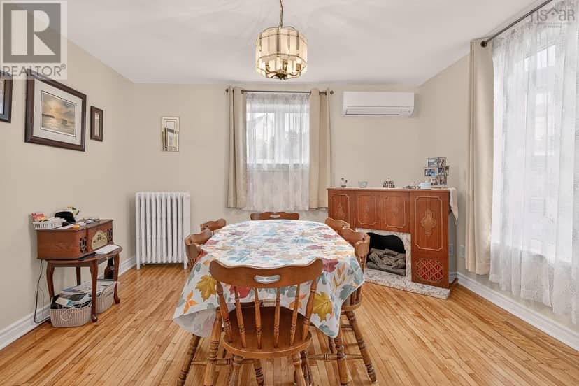 26 McKenzie Street — photo 12 of 39