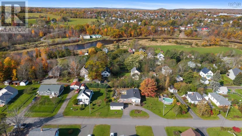 28 High Street — photo 32 of 40