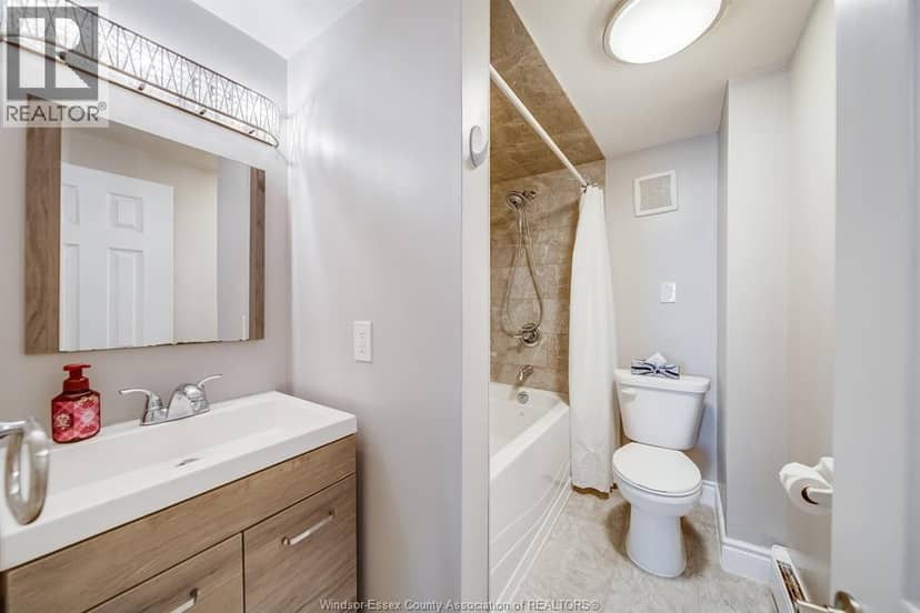 623 Edinborough — photo 15 of 40