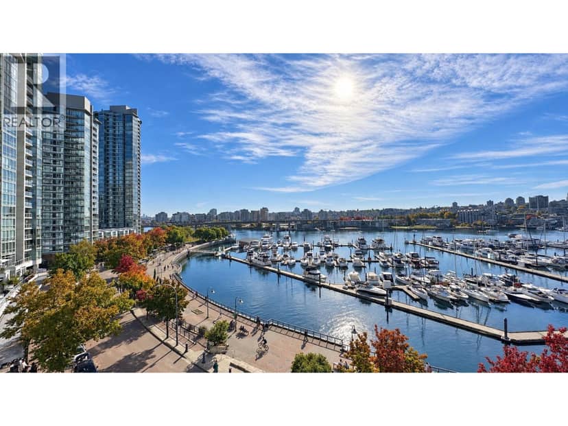 701 1111 Marinaside Crescent, Vancouver, photo 2