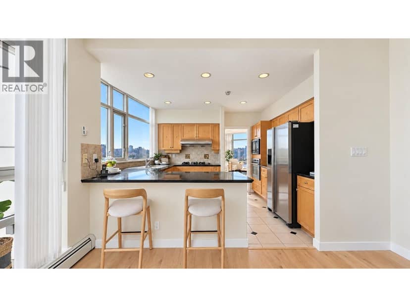 701 1111 Marinaside Crescent — photo 18 of 40