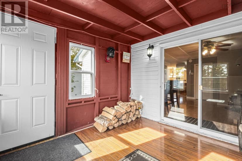 159 Melrose Crescent — photo 21 of 40