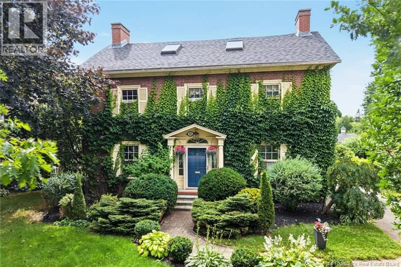 122 Waterloo Row, Fredericton