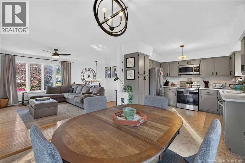 360 Petrie Avenue — photo 10 of 38