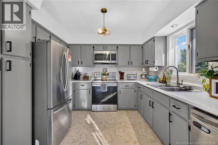 360 Petrie Avenue — photo 14 of 38