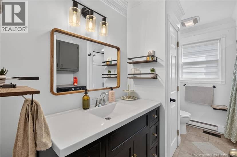 360 Petrie Avenue — photo 15 of 38